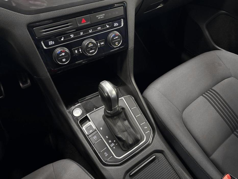VOLKSWAGEN Golf Sportsvan 2016