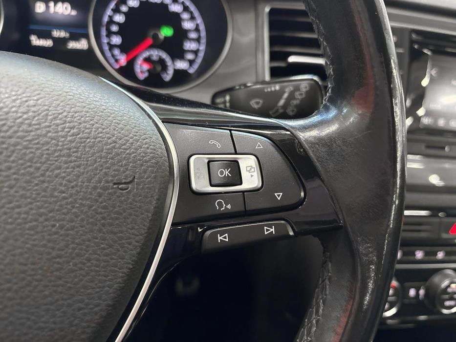 VOLKSWAGEN Golf Sportsvan 2016