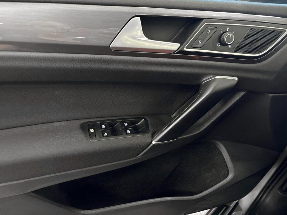 VOLKSWAGEN Golf Sportsvan 2016