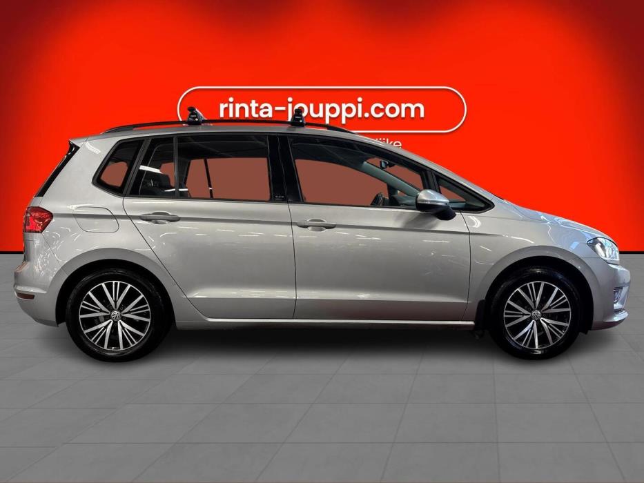 VOLKSWAGEN Golf Sportsvan 2016