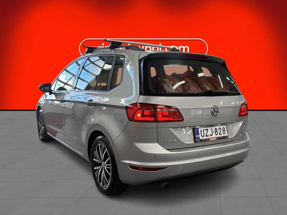 VOLKSWAGEN Golf Sportsvan 2016