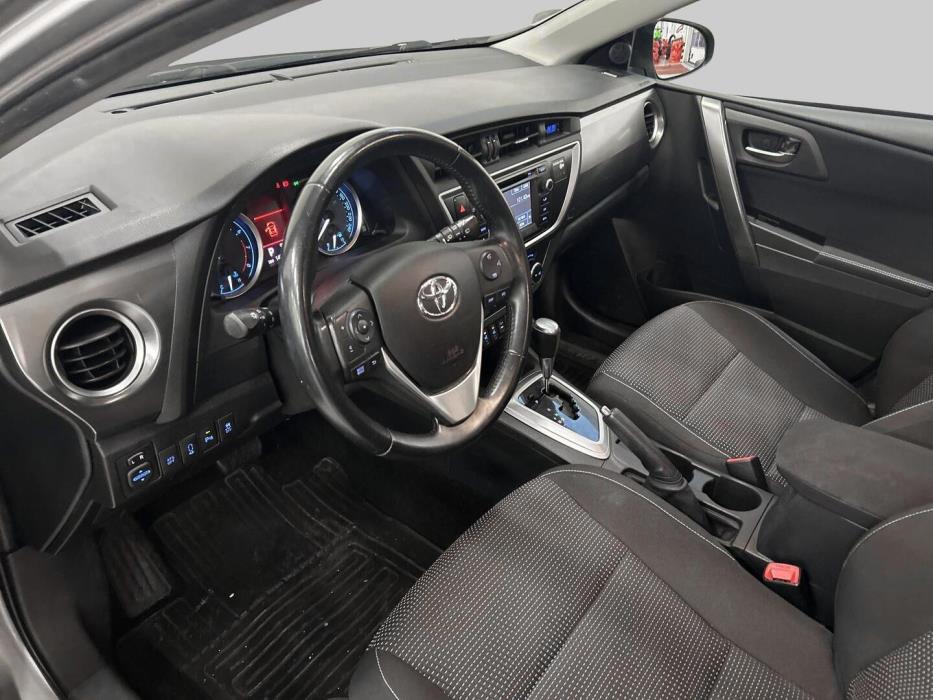 TOYOTA Auris 2013