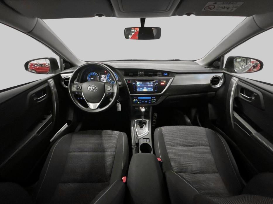 TOYOTA Auris 2013