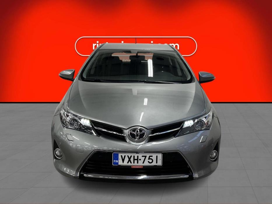 TOYOTA Auris 2013