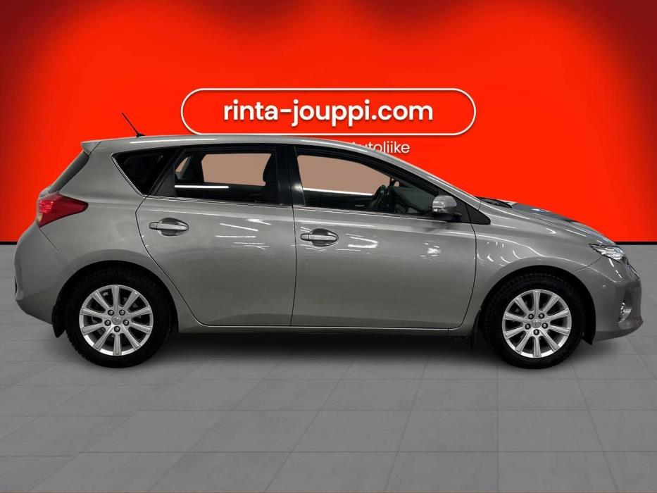 TOYOTA Auris 2013