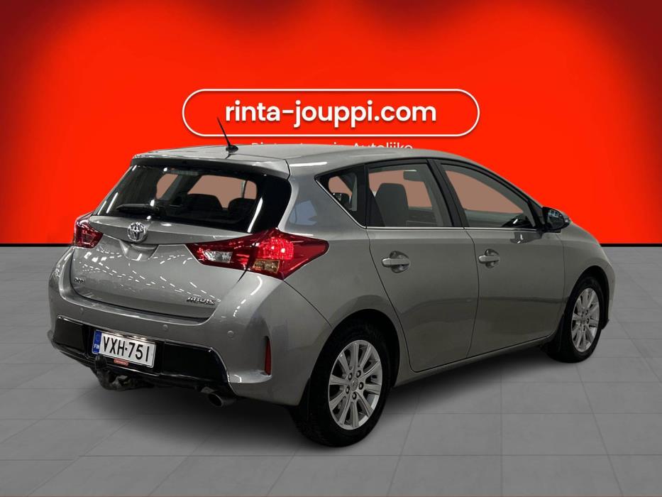 TOYOTA Auris 2013