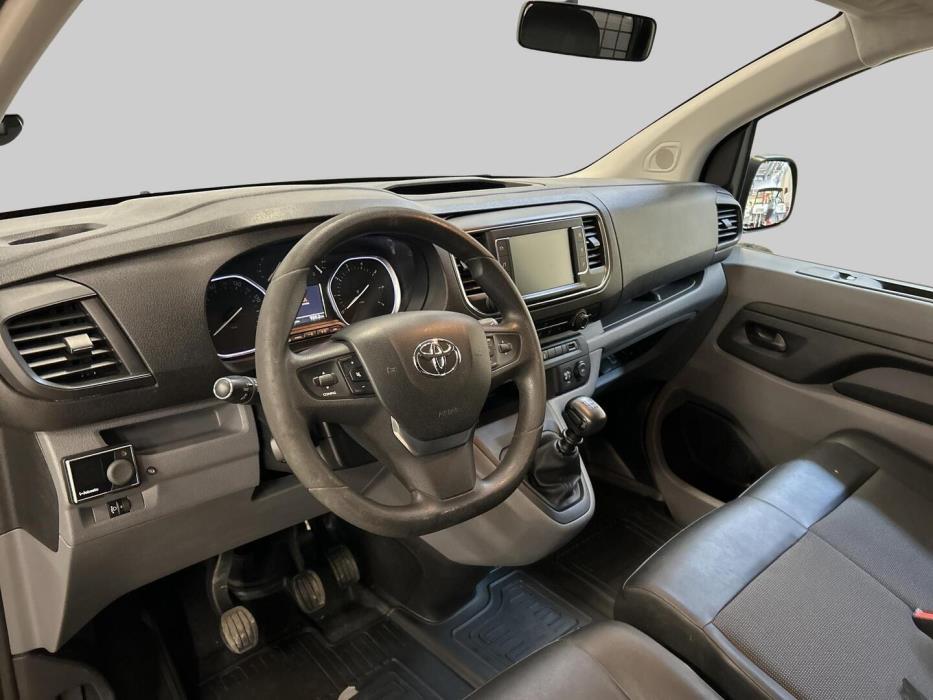 TOYOTA Proace 2017