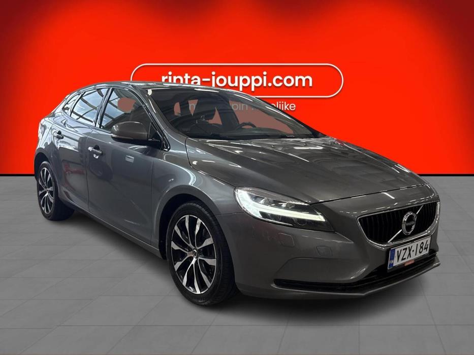 VOLVO V40 2019
