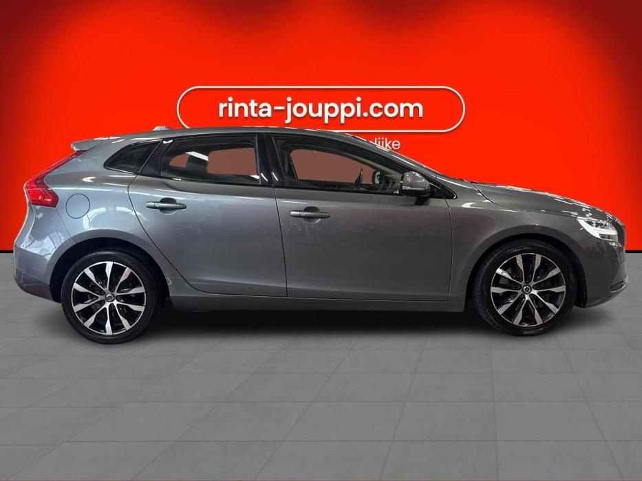 VOLVO V40 2019