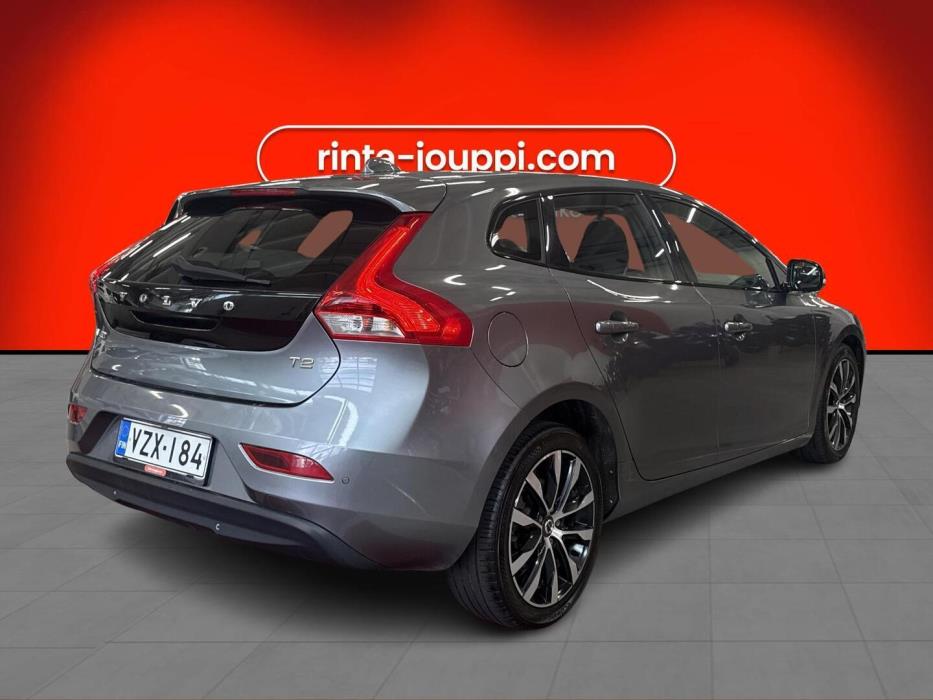 VOLVO V40 2019