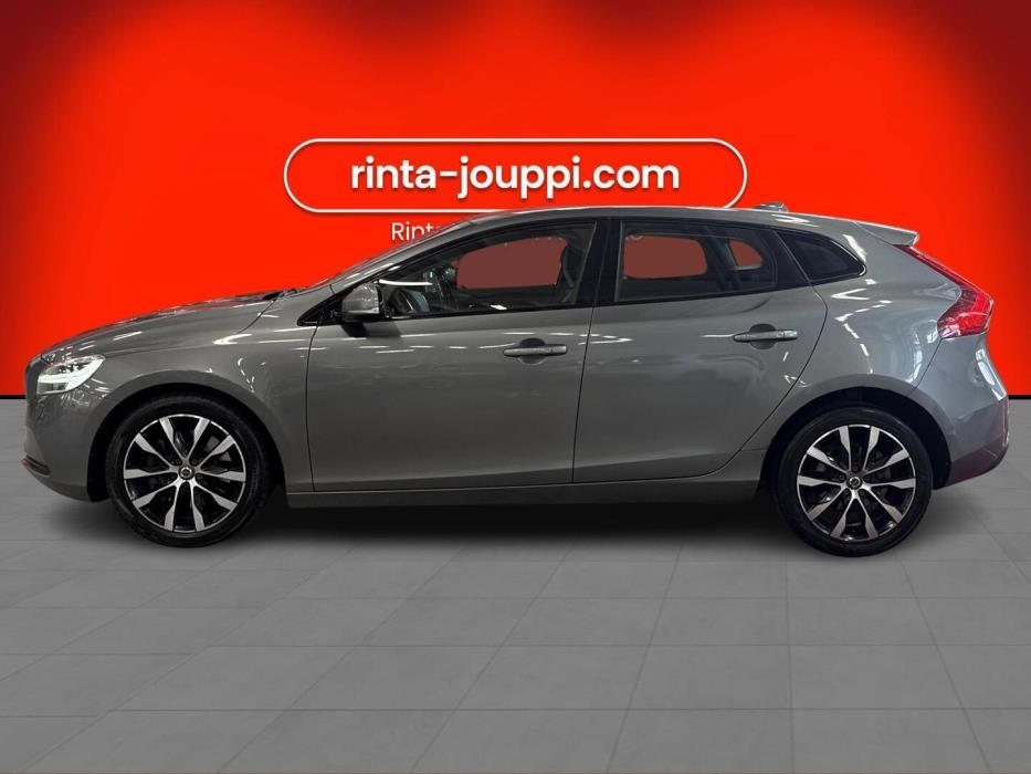 VOLVO V40 2019