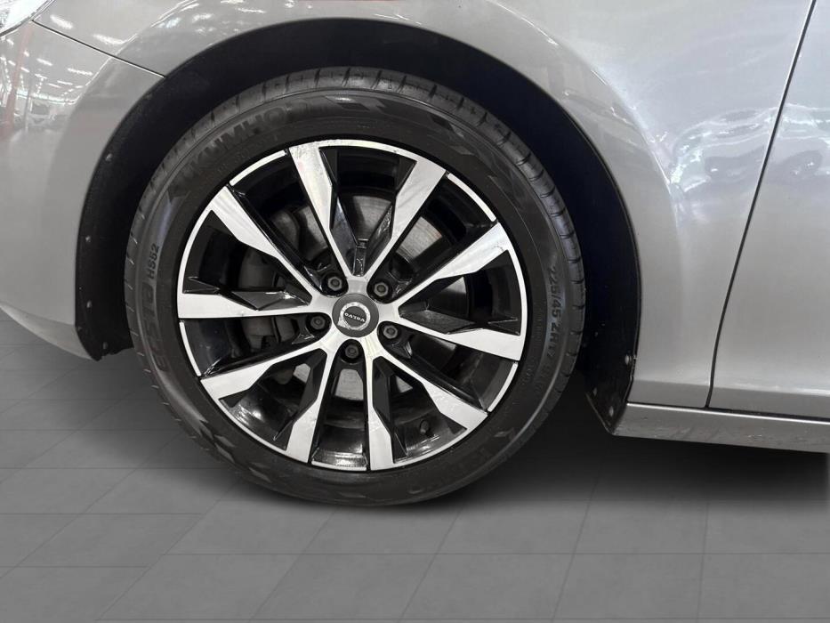 VOLVO V40 2019