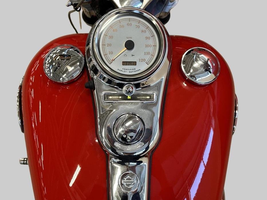 HARLEY-DAVIDSON DYNA 2001