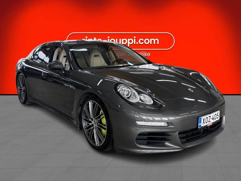 PORSCHE Panamera 2013