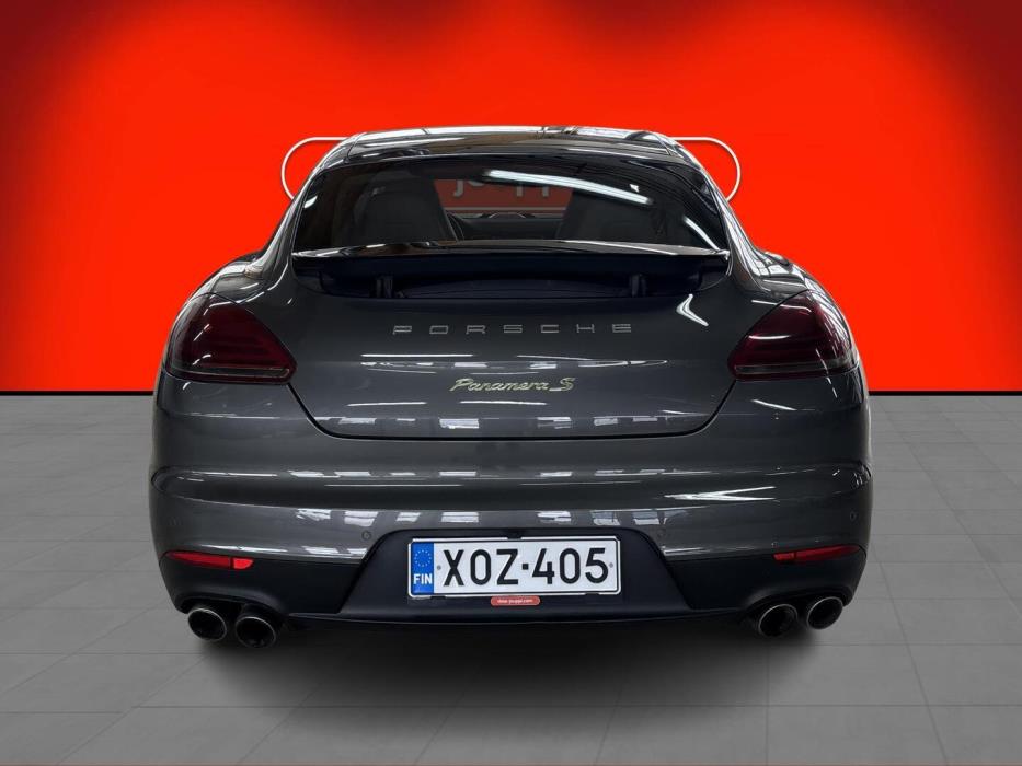 PORSCHE Panamera 2013