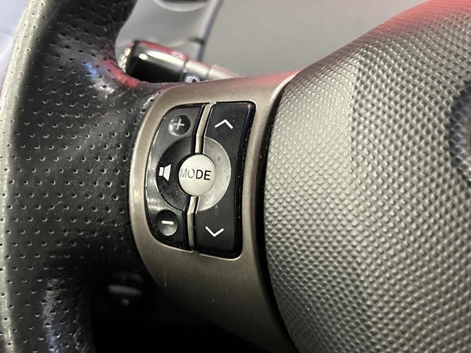 TOYOTA Yaris 2010
