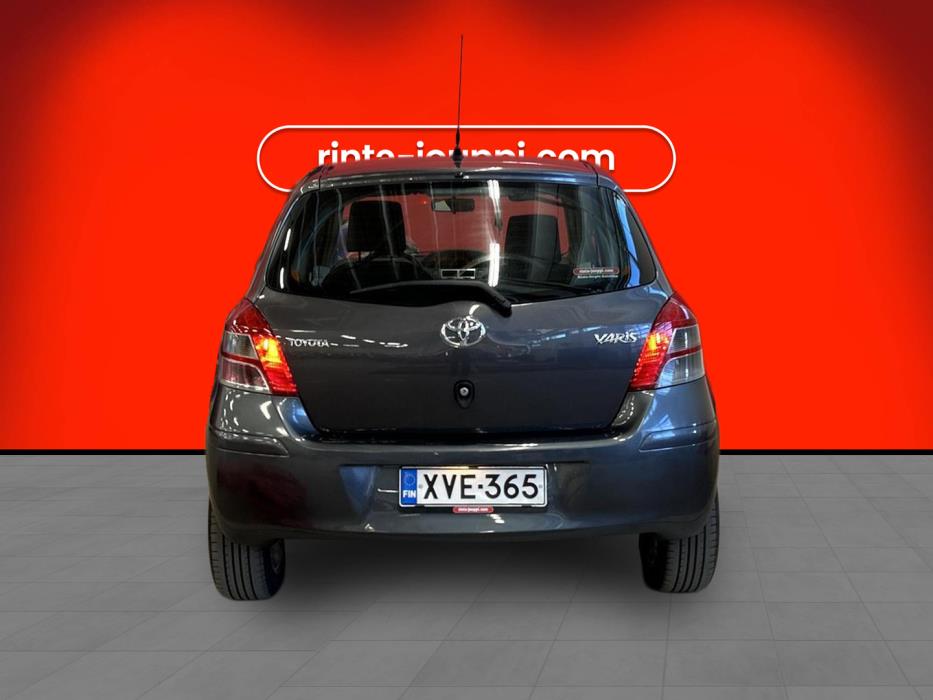 TOYOTA Yaris 2010