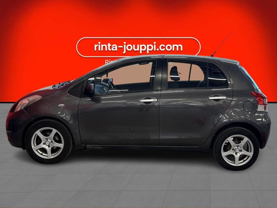TOYOTA Yaris 2010
