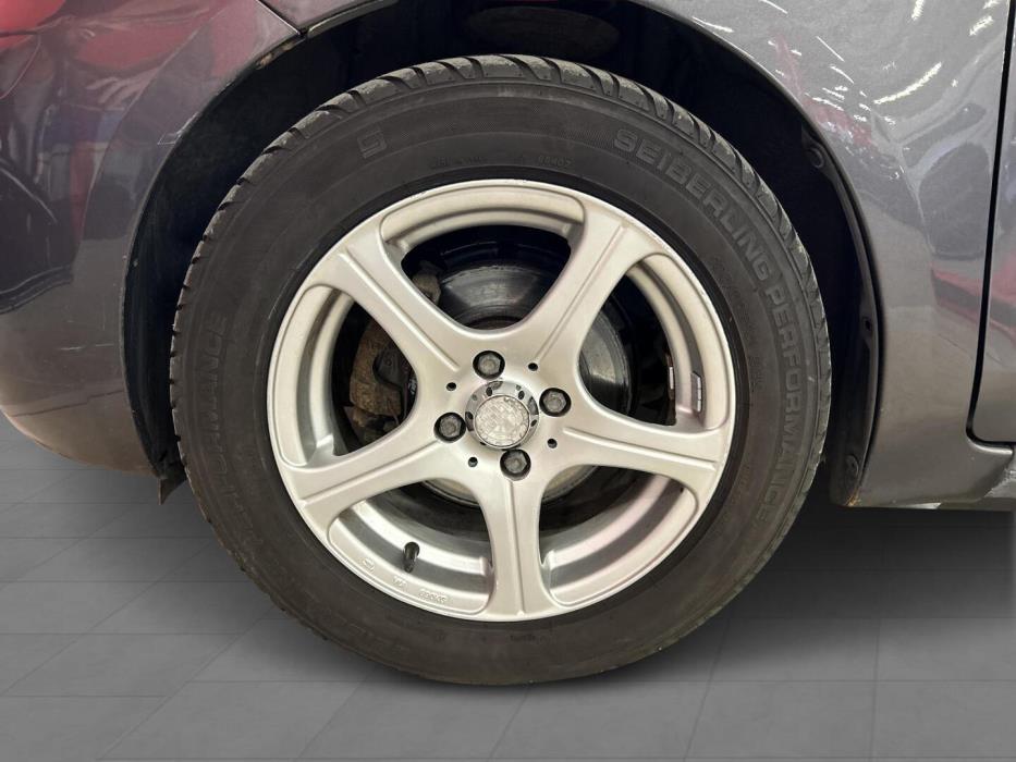 TOYOTA Yaris 2010