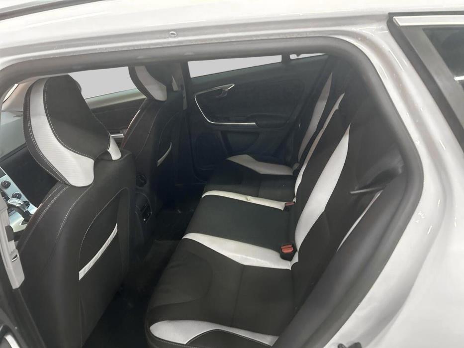 VOLVO V60 2013