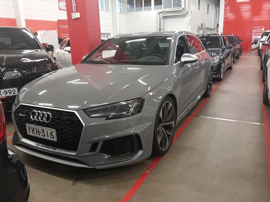 AUDI RS4 2018