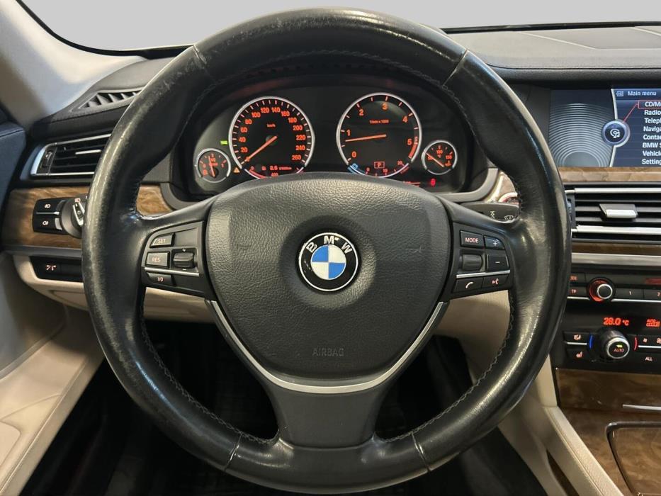 BMW 740 2010