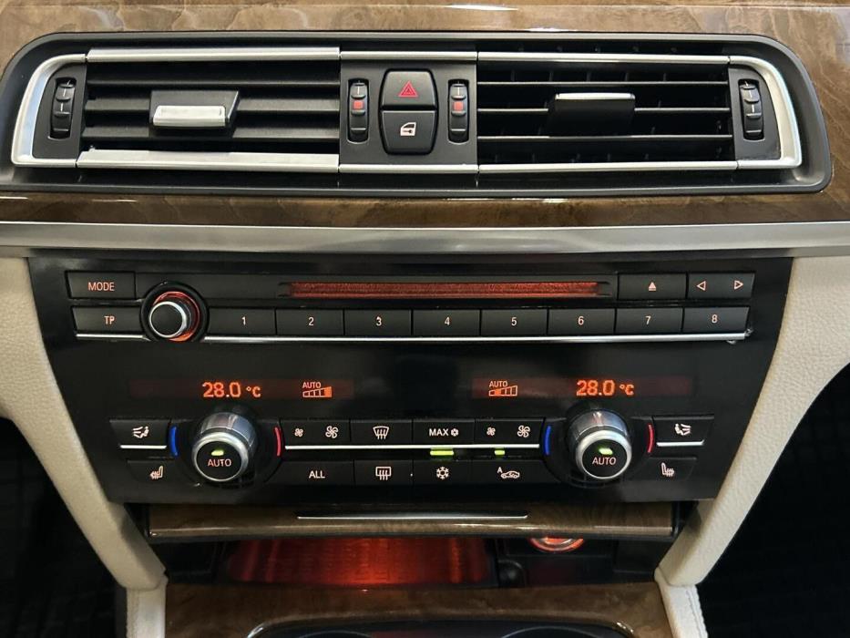 BMW 740 2010