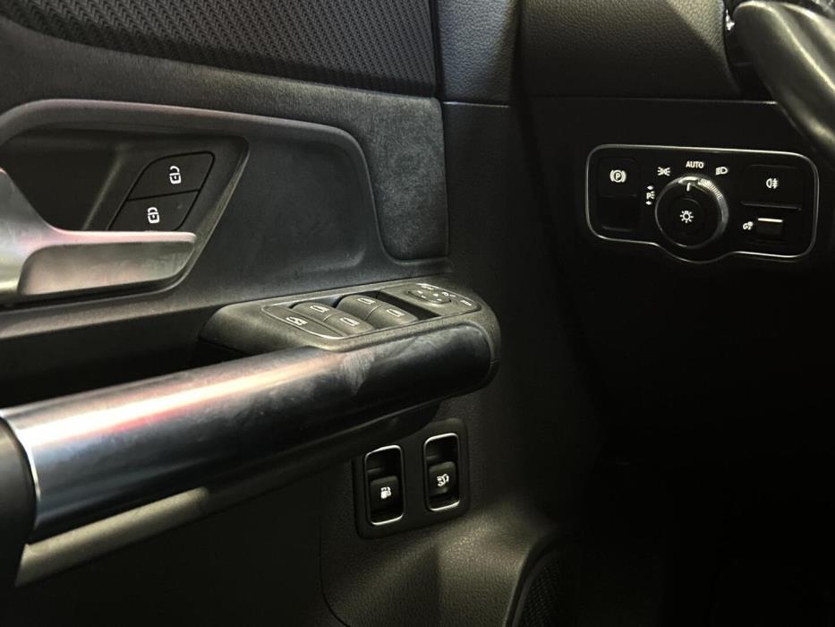 MERCEDES-BENZ B 2021