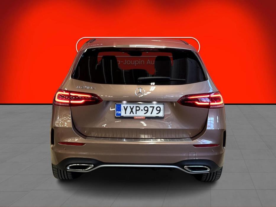 MERCEDES-BENZ B 2021