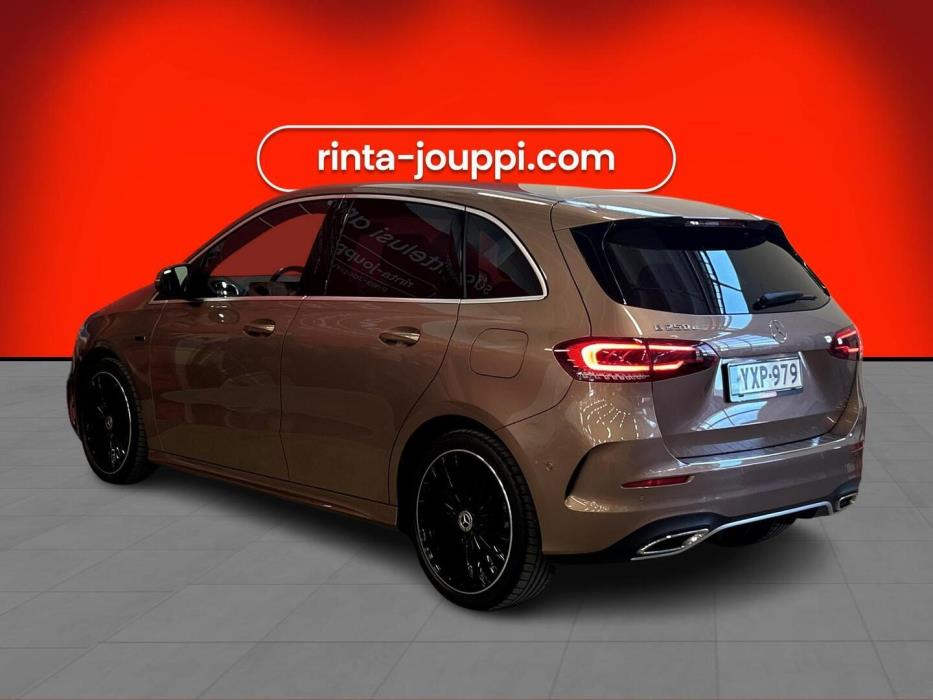 MERCEDES-BENZ B 2021