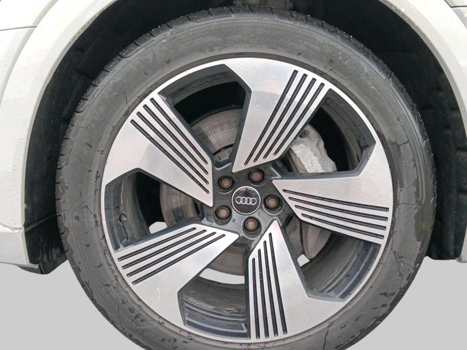 AUDI e-tron 2019
