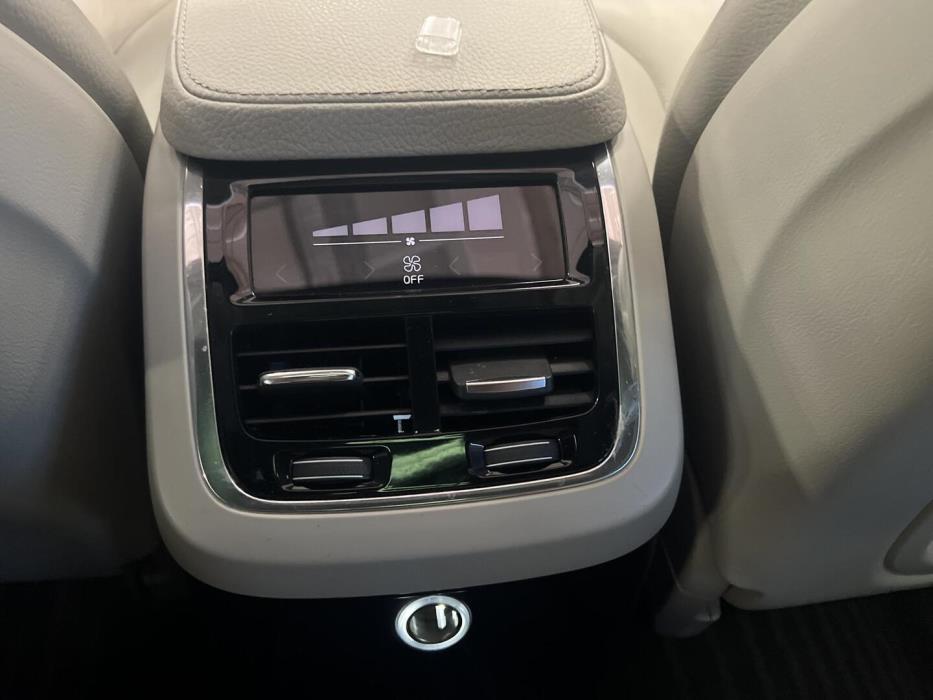 VOLVO XC90 2016