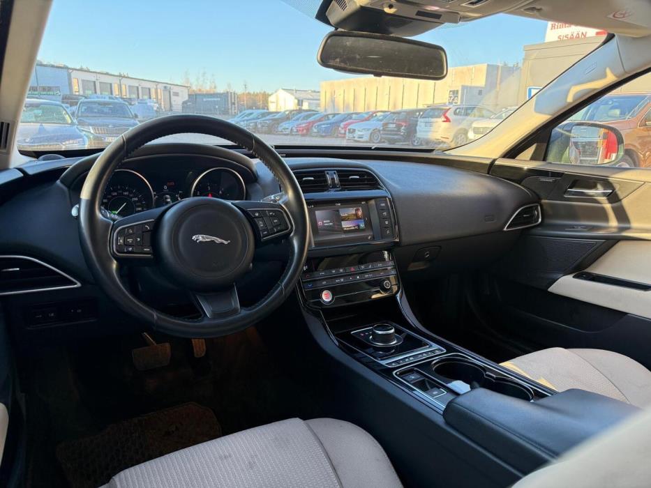 JAGUAR XE 2016