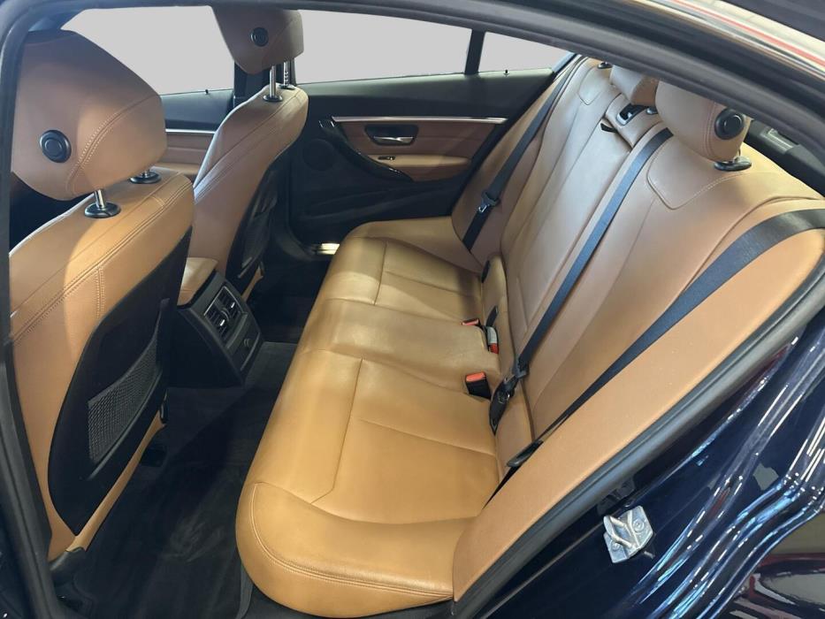 BMW 330 2016