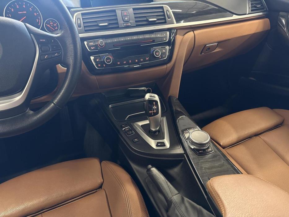 BMW 330 2016