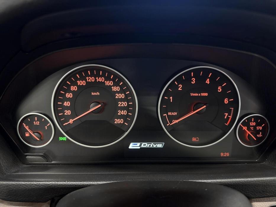 BMW 330 2016