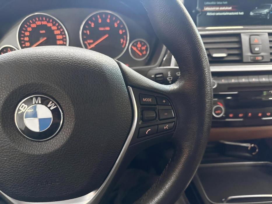 BMW 330 2016