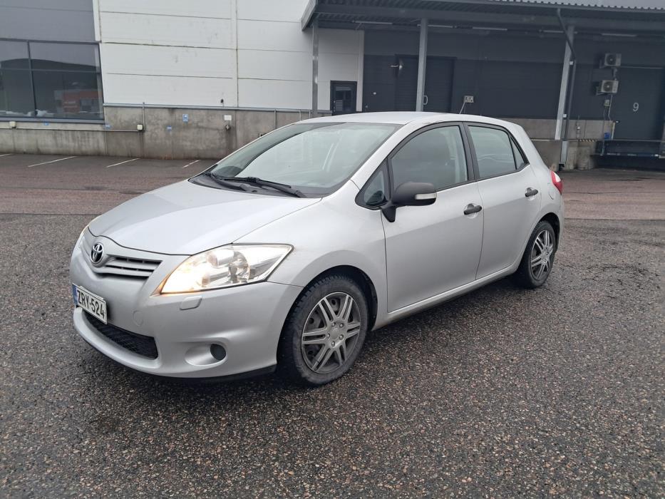 TOYOTA Auris 2010