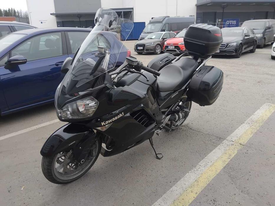 KAWASAKI GTR 2008