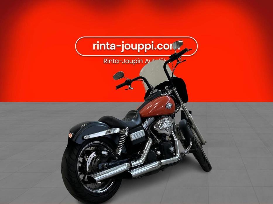 HARLEY-DAVIDSON DYNA 2008