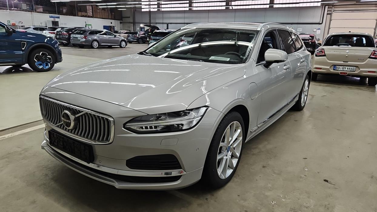VOLVO V90 2023