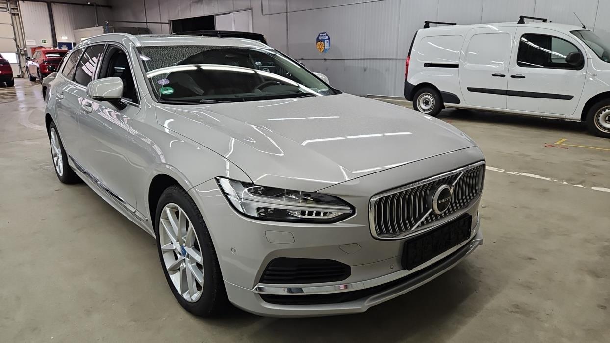 VOLVO V90 2023