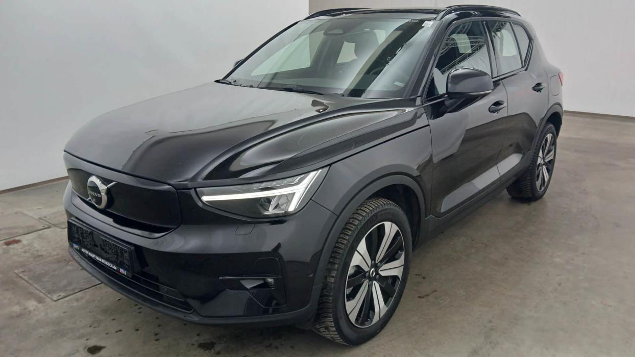 VOLVO XC40 2023