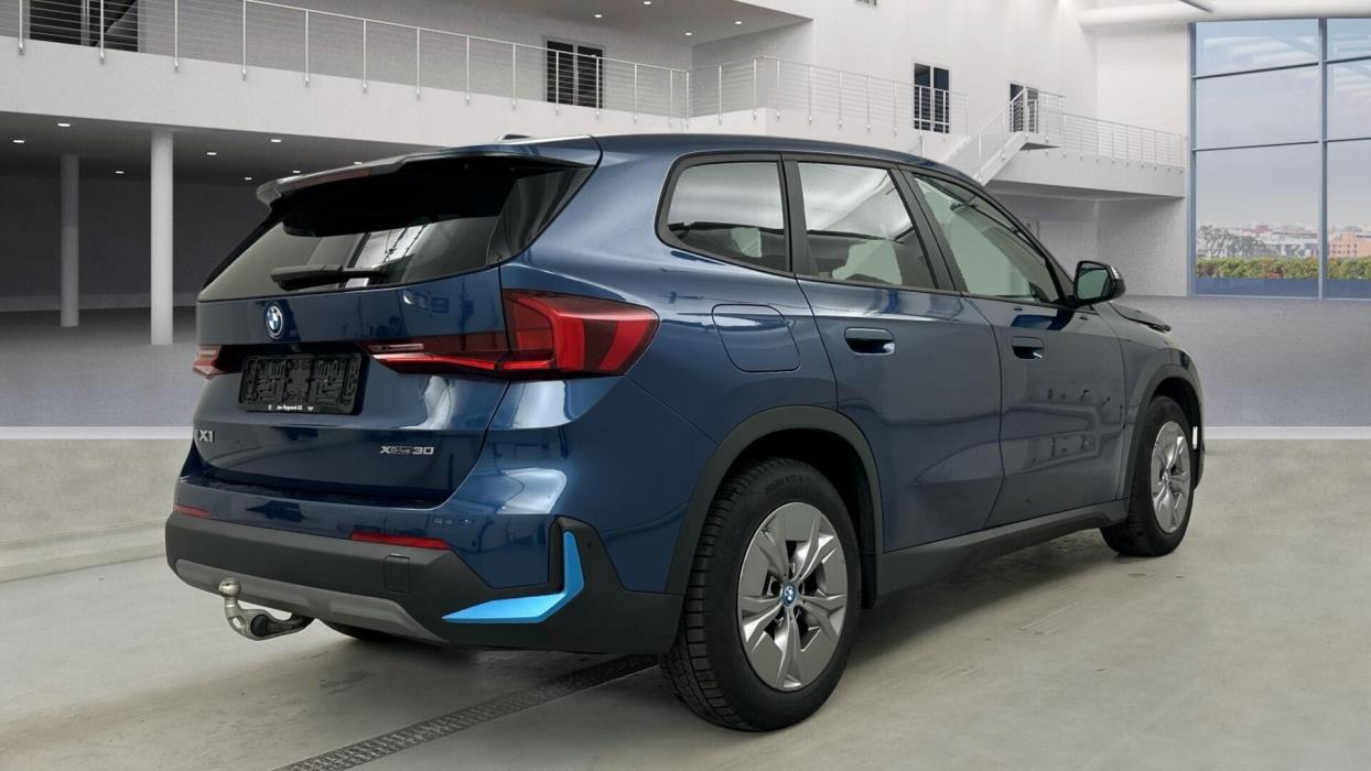 BMW IX1 2023