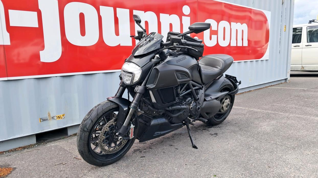 DUCATI Diavel 2015