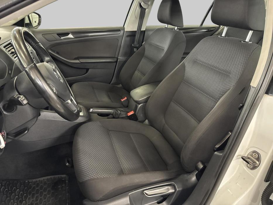 VOLKSWAGEN Jetta 2014