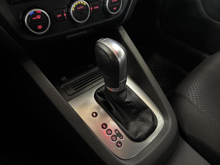 VOLKSWAGEN Jetta 2014