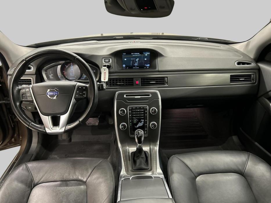 VOLVO XC70 2015
