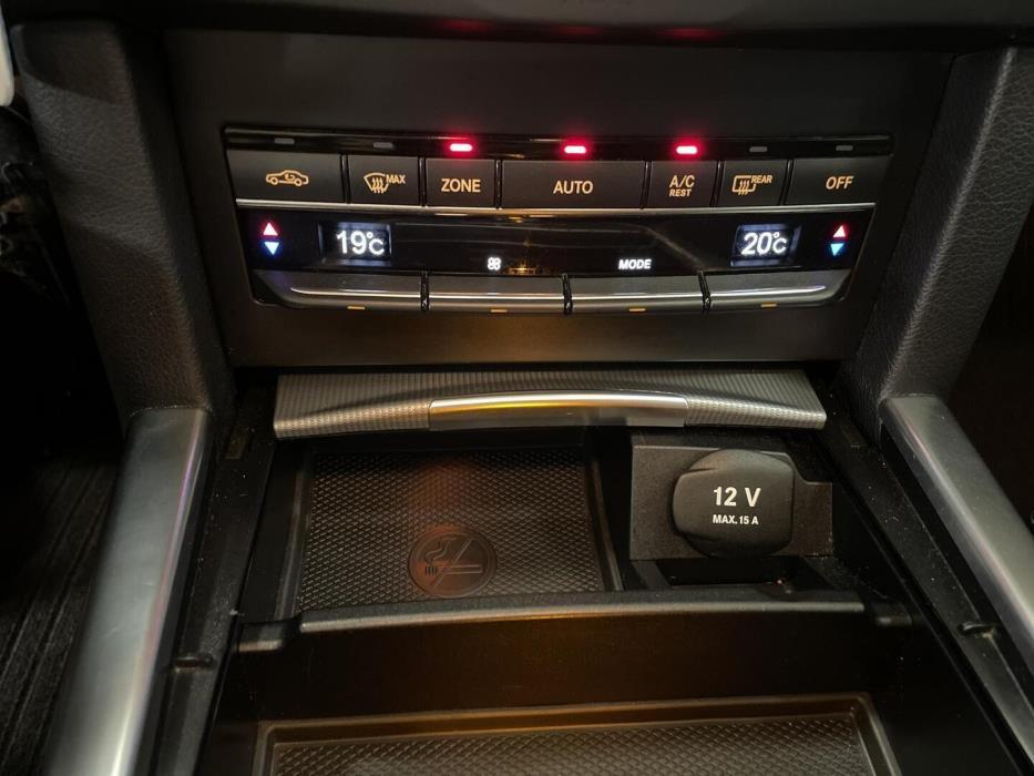 MERCEDES-BENZ E 2015