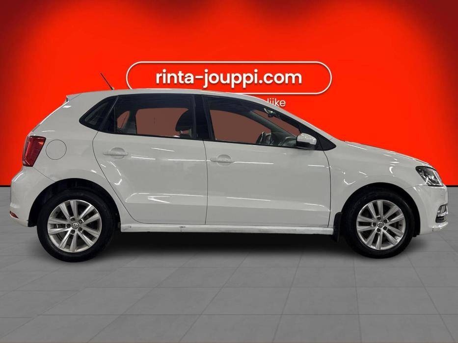 VOLKSWAGEN Polo 2015